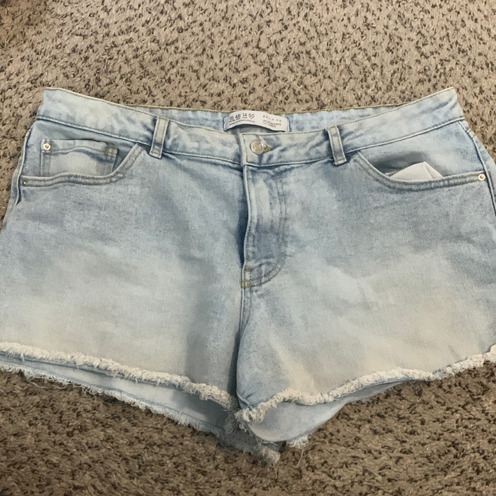 Light-wash denim shorts | Size: 14